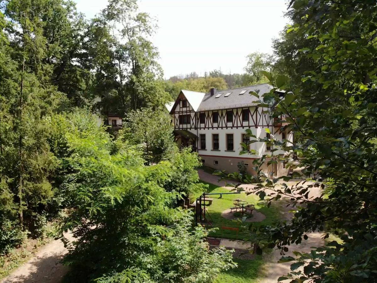 Zur Margarethenmuehle - Landgasthof Und Waldhotel Rosswein Exterior photo